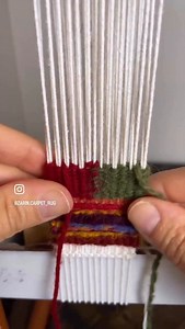 Slit kilim weaving is beautiful, but uncontrolled slits can weaken your work. Here are two essential techniques to help you prevent gaps and keep your kilim strong and clean: 1️⃣ Control the tension between color changes 2️⃣ Use smart interlocking at slit points These small details make a big difference in durability and finish ✨ Perfect for beginners and advanced weavers alike.#SlitKilim #KilimWeaving #KilimTechnique #HandwovenKilim #TextileArt | Zarin carpet