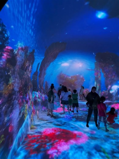 Pengalaman VR dan Sinema 5D di SPACE & TIME CUBE