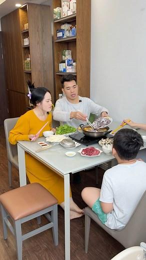 Lẩu thái hải sản, em nấu như này chuẩn công thức chưa các bác? #cooking #nauan | Lê Anh Nuôi