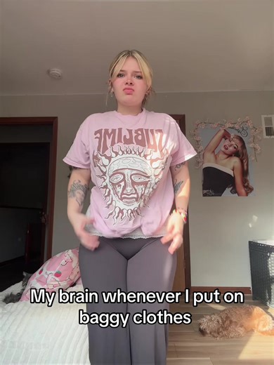 I hateeee that my chest pushes out my shirts like pls I just wanna b cuteeee