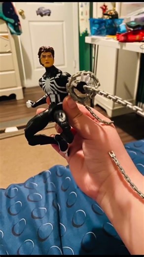 revewing and posing spider venom marvel legends from target