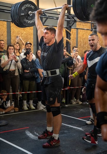 2x2 S.Jerk at 153kg SHOULD I STAY OR SHOULD I GO NOW? 🤪 #fy #2026 #fyp #crossfitathlete #gym @Niesi 👕