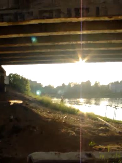 Sony Cyber-shot DSC-V1. 📷 Компактная цифровая камера из линейки Sony Cyber-shot, известная своим объективом Carl Zeiss Vario-Sonnar T* и функцией ночной съёмки NightShot, предлагающая 4x оптический зум, совместимость с картами Memory Stick и ряд продвинутых для своего времени функций, таких как интеллектуальное увеличение до 16x, что делало её популярным выбором среди любителей фотографии в начале 2000-х. #sonycybershot #digicam #мыльница #sonydscv1 #fogmeadowww