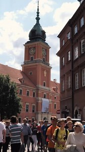 Warsaw has its own bugle call — and it’s turning 30! 🎉 On June 7, 2025, come celebrate the 30th anniversary of the Warsaw bugle call at 📍Plac Zamkowy! 11:15 — Special live performance from the Royal Castle Clock Tower. For 30 years, this melody has echoed through the heart of Warsaw every day at 11:15 — exactly when the clock stopped during the 1939 bombing. 🎺 And at 18:00 — don’t miss a special concert featuring buglers from across Poland, including Kraków, Malbork, Lublin, and Białobrzegi. 