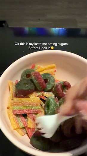 Last time I cut off sugars ,I lasted 6 days😳 #sugar #weightloss #newyearsresolution