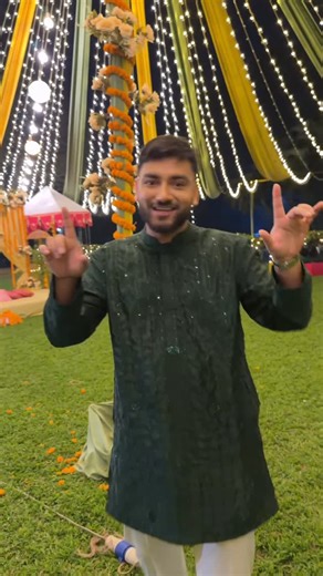 Nish | Big Mehendi slay! 💅🏽 @sanjoyd @konasinger @qineticmusic @t.sunehra @pr0tity @manjitaroyy @tjfaiza @ester.eshu @mh_naziiaa @_sayeeda_._ | Instagram