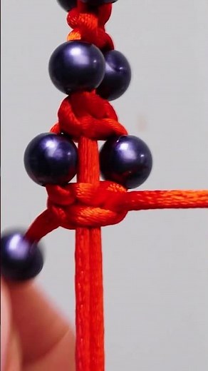 Creating a DNA Friendship Bracelet Using Beads! 👯‍♀️ #FriendshipBracelet #DIY #Craft #BeadedJewelry