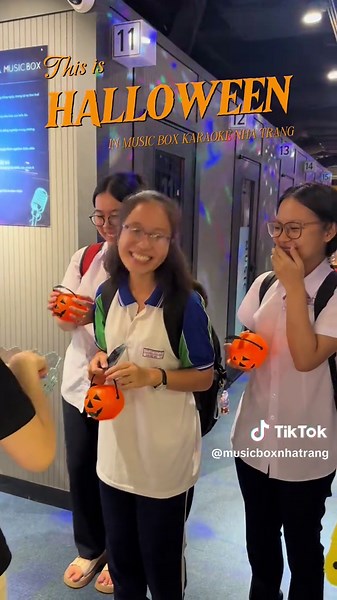 Halloween Music Box: Spooky Treats and Fun