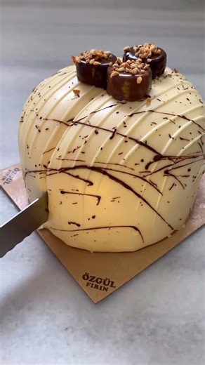 Rishabh Mittal | White Chocolate Cake with Cream and fruits inside. 🍰 How many slices would you eat? By 📍 @bulent.chn . #grubzone . . . #cake... | Instagram