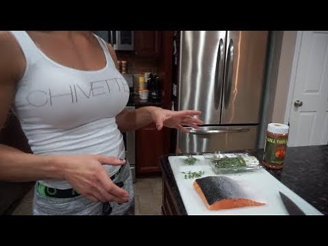How to Cook Salmon in a Cast Iron Skillet on a Stovetop