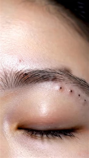 Ai Wonderful on Instagram: "Order Link in @cozyclouds1 bio 👆🍀🔗 This Green tea mask can effectively reduce blackheads, control oil, improve facial dullness and brighten skin tone. Order link in Bio Get it now while it’s still 50% OFF Today 🔥 + Fast shipping worldwide 🌍 … #skincare #beauty #skincareroutine #makeup #skin"