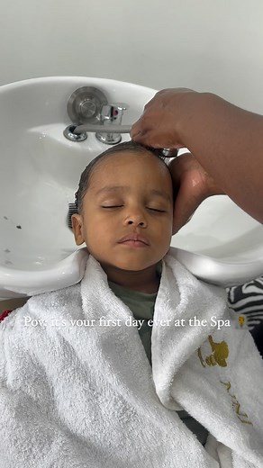 Martina | A grown man relaxing after a long day at work at @nywelenzuribyjaz 💆🏽 Check my stories to see what we did on his hair this time 😍 | Instagram