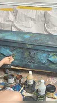 This antique cedar chest makeover is definitely going to upset people! But I’m into Rusty & Crusty!