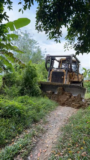 Bulldozer awesome #usa #road #bulldozer | Sawmill Tech
