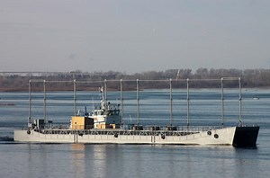 Russia sends target ship 436BIS(R) 45 m long to defend the Crimean bridge