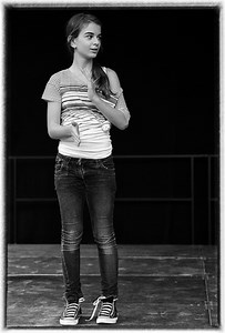 10 Reasons Why Girls Love to Wear Tight Skinny Jeans