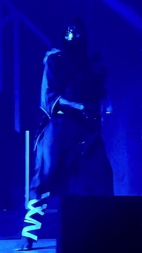 THE perfect move for this song 😝 OG: @Hannah 🎶 #sleeptoken #sleeptokenedit #danceydancevessel