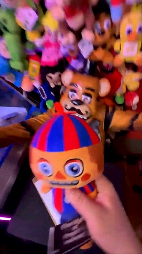 222K views · 4.3K reactions | Dibuja lo que quieras ganar Ep 59 #shorts #clawmachine #arcade #fnaf #kpopdemonhunters | TYE Arcade en Español | Facebook