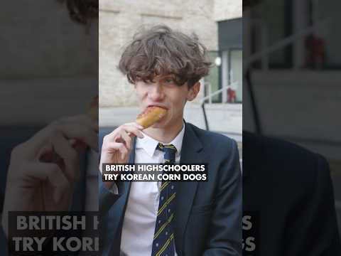 British Highscoolers try Korean Cheese Hotdogs!