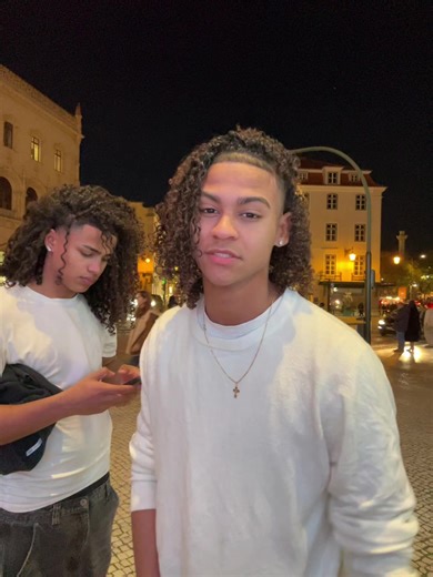 Finalizando o Cabelo Cacheado com Estilo