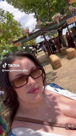 It was a good day to let your little freak flag fly at the Renn Faire 🧝🏼‍♀️ #rennfaire @Claire Luisa B @ohitsalicialutes