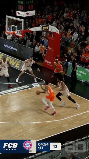 Leon Kratzer sends the shot away