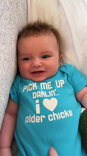 King of funny onesies #funnyclothes #babytees #3monthold #funnyshirt #baby #outfit #ootd #babyclothes