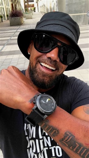 Shemar Moore on Instagram: "Ayyeee!!! Showing love to @mtmwatch for rockin’ with me on SWAT for season after season!!! You know ya boy had to take one thing home from set as a memento and this watch was that ONE Thing 💯👊🏽💪🏽"
