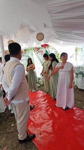 361K views · 1.9K reactions | Bagong palaro SA kasalan 藍藍Hindi na daw USO ang galter at hagisan Ng bulaklak | Showna Jowana Chona | Facebook