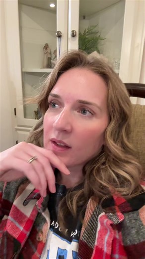 Today I got a call asking if I could FaceTime a showing (buyer at the property, I’m not) and give out the lockbox code so someone could walk through my listing alone. Hard no. • You can’t access a listed property without a licensed real estate agent present. • A licensed agent cannot give lockbox codes to unauthorized people. • You can’t tour a home without a buyer representation agreement in place. These rules protect sellers, buyers, agents, and everyone’s liability. They’re not optional. I’m