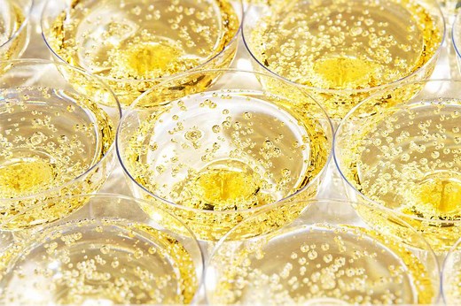 Sparkling Wine vs. Champagne: What's the Difference?