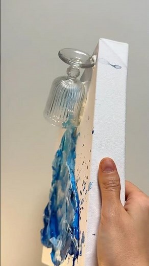 ガラスコップをくっつけたアートがめっちゃいい感じになった…。 #アート #art #はるアトリエ #painting