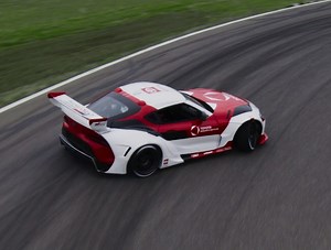 自動運転でドリフトする スープラ 、その技術は安全性向上に…トヨタ［動画］ | レスポンス（Response.jp）
