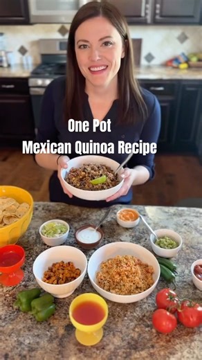 One Pot Mexican Quinoa Recipe - Easy Mealprep recipe #mexicanfood #cookwithme