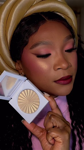 You absolutely need to try this highlighter if you love to glow ✨🎀 #highlighter #glow #makeupglam #glowup #ofracosmetics @OFRA Cosmetics, LLC HIGHLIGHTER - BELLISIMA