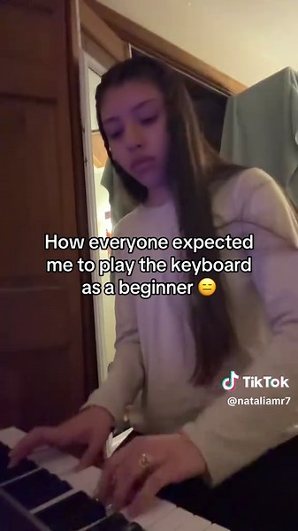 Beginner Keyboard Playing Expectations vs Reality