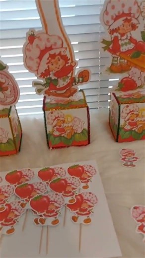 Custom Strawberry Shortcake (1980) Custom Order ✨️ Customize your next event with StarCraftStation!