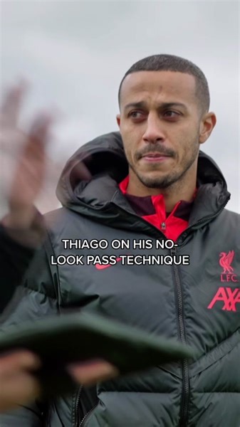 Thiago Alcantara: Mastering the No-Look Pass Technique