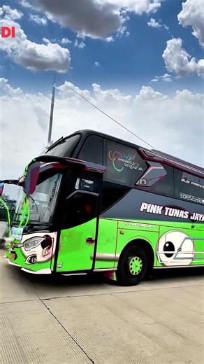 Bus Wheels Spinning Around On The Highway - Transparent Bus Mode Part 41 #shorts