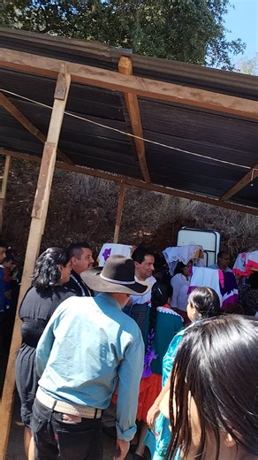 #fiesta #fiesta https://media.tenor.com/7U9ZIQkoyXsAAAAM/balloons-balloon.gif