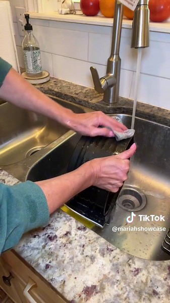 Miracle Cleaning Cloth: An Essential for Your Kitchen