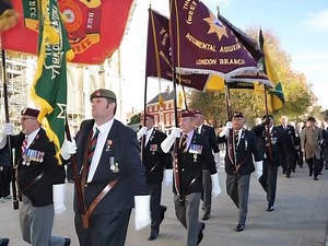 🇬🇧 Regimental standards held high, medals catching the autumn sun, Green Howards and all the old regiments marching together once more. Brothers in arms, brothers forever. This is the soul of the British Army: proud, unbroken, and never forgotten. #BritishAndProud #RegimentalPride #OnceASoldierAlwaysASoldier #YorkshireRegiments #GreenHowards #BritishArmy #LestWeForget #OldComrades #StandardsHigh #ProudHistory #WeWillRememberThem #PerArdua #DieuEtMonDroit 🇬🇧🎖️🫡 | Lovely Great Britain