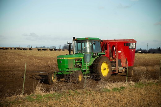 Richard runs a diversified beef operation in southwest Missouri. His second Jaylor TMR Mixer, a 5575, helps achieve his goals by allowing the incorporation of a wide range of feedstuffs and by-products from local caning factories and ethanol plants. On the years that the farm doesn’t grow their own alfalfa he can buy local fescue and upgrade it to meet the protein and energy requirements of the ration. | Jaylor