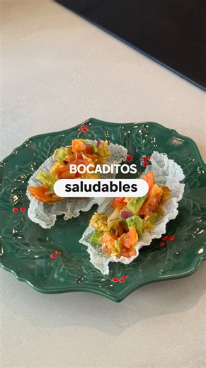 Inma Bas | Bienestar y Vida Saludable on Instagram: "BOCADITOS SALUDABLES 🥟 ¡CON PAPEL DE ARROZ! Los puedes preparar y servir con lo que te apetezca, solo tienes que: 1️⃣Cortar en cuatro partes el papel de arroz. 2️⃣Cocinar con un poquito de aove caliente en una sartén durante unos segundos. 3️⃣Rellenar de lo que más te guste, como por ejemplo cebolla, cherries, aguacate, salmón y mostaza. ¡Prepáralo y nos cuentas! #recetasnavidad #saludable #recetassanas #aperitivo"