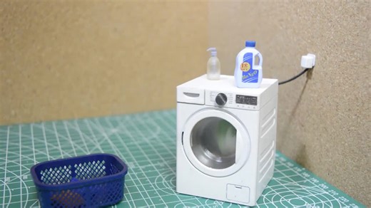 Person Creates 3D Mini Working Washing Machine And Washes Clothes In It