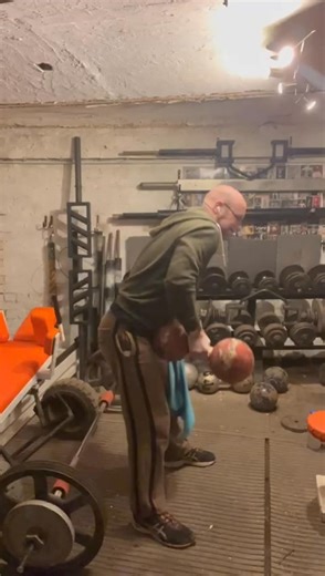 Dr Tom Balchin Holle-made 64kg Inch dumbbell pull in his home gym | ARNI Stroke Rehab & Recovery