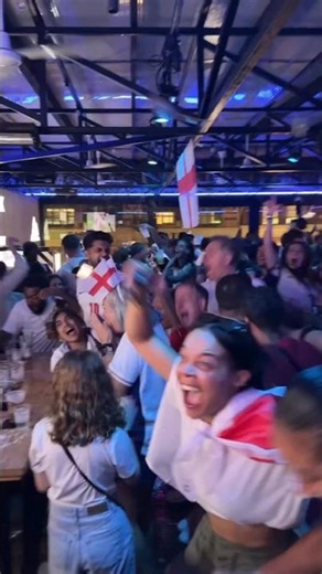 ENGLAND FANS CELEBRATE AFTER GOING 2-0 UP AGAINST MEXICO: World Cup 2026