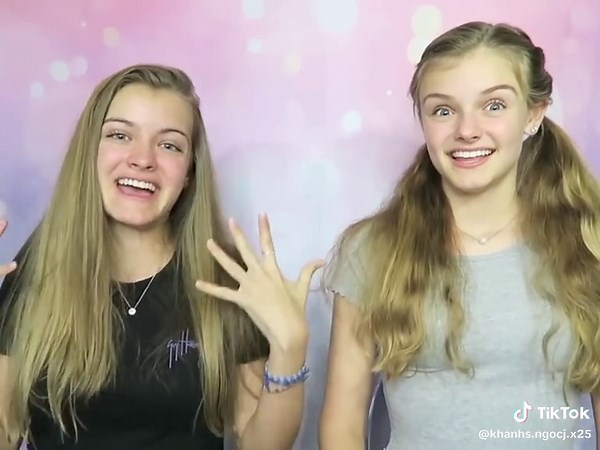 #Squishy vs Bath Bomb ~ Switch Up Challenge ~ Jacy and Kacy part 1