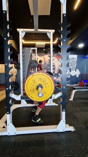 #shortsfeed #viralvideo #motivation #gym #powerlifting #workout #legs #100 #day #squat #high #reps