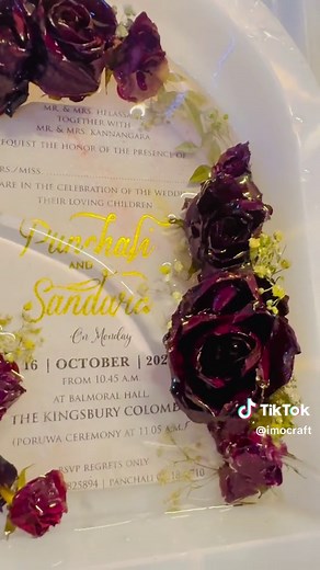 අපි කරපු ලස්සනම flower preservation එකක්. හැඩට පේන විදියට හදලා තියෙන්නේ මේ❤️❤️ ඉතින් ඉතින්❤️#imocraft🌻 #Imocraft #bossgirl #resinart #srilankan_tik_tok #smallbusnessowner